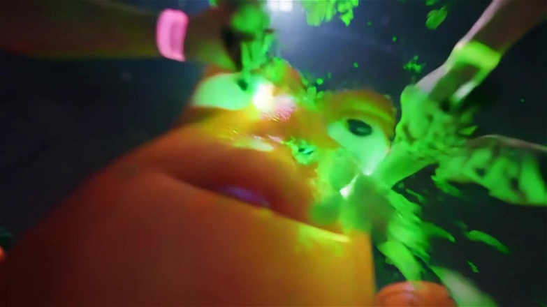 Kling 20251211 Text To Video Low Angle  2400 0