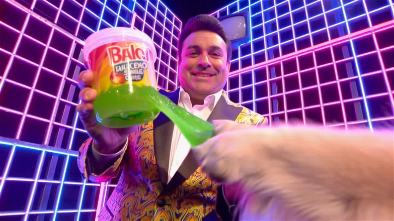 Kling 20251211 Text To Video Handheld D 2387 0